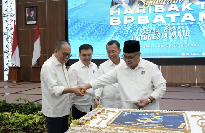 Badan Pengusahaan Batam (BP Batam) peringati Hari Bakti ke-53 tahun lewat upacara yang di gelar di lapangan parkir kantor BP Batam dan dilanjutkan dengan syukuran di Balairungsari pada Sabtu (26/10/2024). (IST)