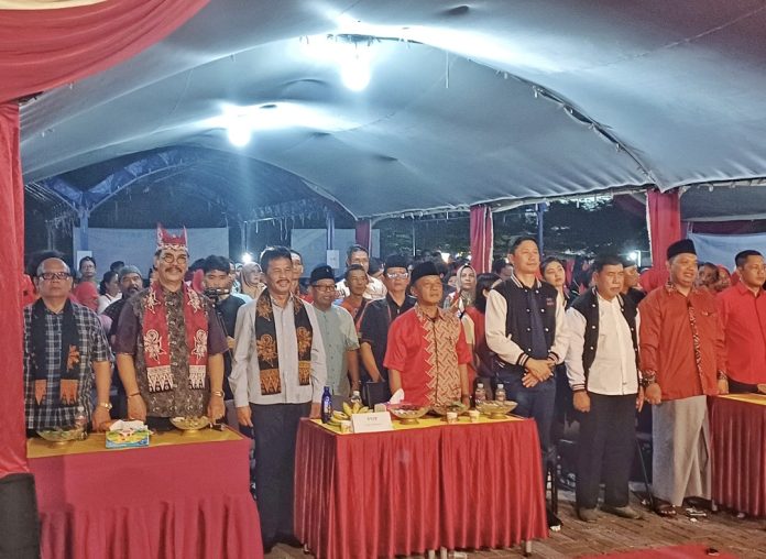 Pengukuhan Pengurus Ikawangi Kota Batam, Periode 2023- 2028, di Lapangan SP Plaza, Sagulung, Batam, Sabtu (26/10/2024) malam.