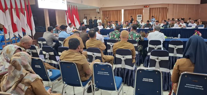 Forum Komunikasi Pimpinan Daerah (Forkopimda) Kota Batam menggelar rapat persiapan untuk memastikan situasi keamanan dan kesiapan logistik di seluruh kecamatan saat Pilkada.(uly)