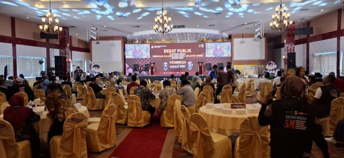 Tema debat publik kedua yang ditetapkan oleh KPU Kota Batam setelah berkoordinasi dengan tim pasangan calon adalah 
