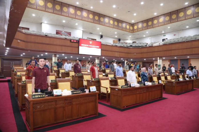 Dewan Perwakilan Rakyat Daerah (DPRD) Kota Batam mengadakan rapat paripurna untuk membahas Rancangan Peraturan Daerah (Ranperda) mengenai penyelenggaraan angkutan umum massal di Kota Batam dan pembentukan Panitia Khusus (Pansus), Kamis (7/11/2024). (IST)