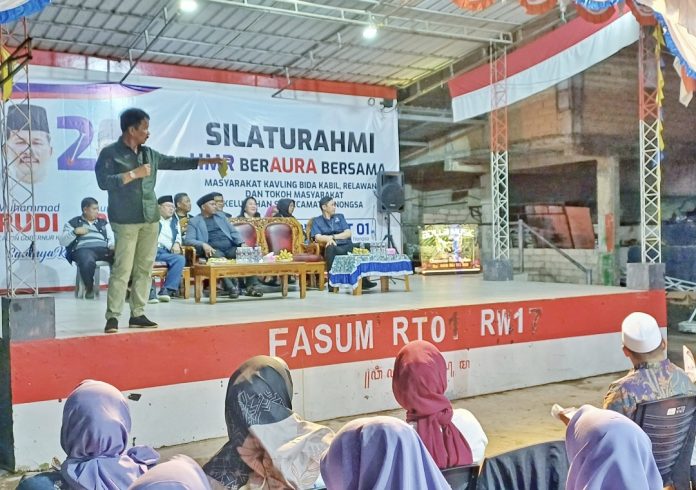 Silaturahmi dan Kampanye Dialogis Paslon Gubenur dan Wakil Gubernur Kepri, HMR dan H Aunur Rafiq (Rudi- Rafiq), di Fasum RW 17, Kelurahan Kabil, Nongsa, Batam, Sabtu (2/11/2024) malam. (IST)