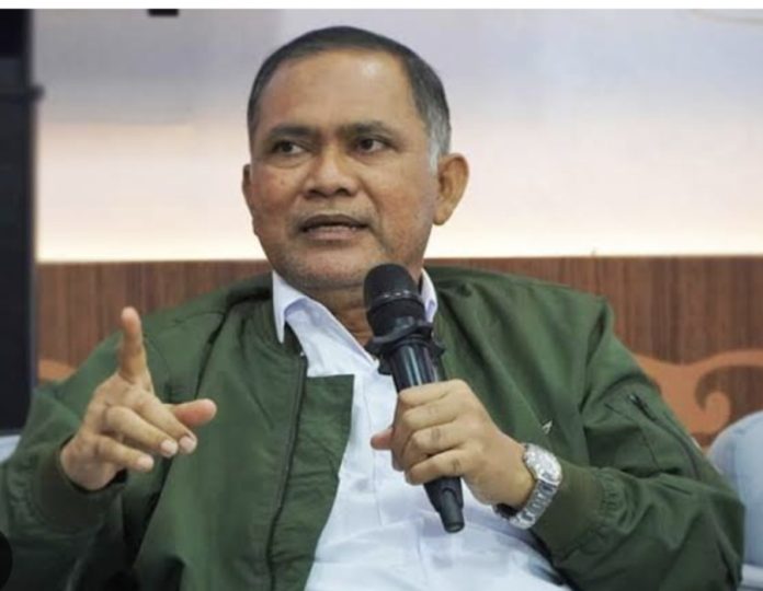 Wakil Ketua Komisi IV DPRD Kota Batam, Surya Makmur Nasution meminta kepada Dinas Kesehatan agar program Bantuan Kesehatan Daerah (Bankesda) dijadikan solusi sementara penonaktifkan PBI. (uly)