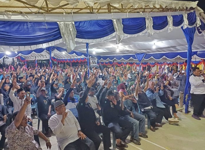 Silaturahmi dan Kampanye Dialogis Paslon Gubernur dan Wakil Gubernur Kepri, nomor urut 2, HMR, dan H Aunur Rafiq (Rudi- Rafiq), di fasum kavling Bakauserip RT 02/ RW 02, Kelurahan Sambau, Kecamatan Nongsa, Batam, Senin (11/11/2024). (Ist)