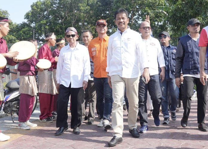 Calon Gubernur (Cagub) Kepulauan Riau H Muhammad Rudi (HMR), melanjutkan kampanye dialogis dengan mendatangi masyarakat Pulau Belakangpadang, Kota Batam, Sabtu (16/11/2024). (Ist)