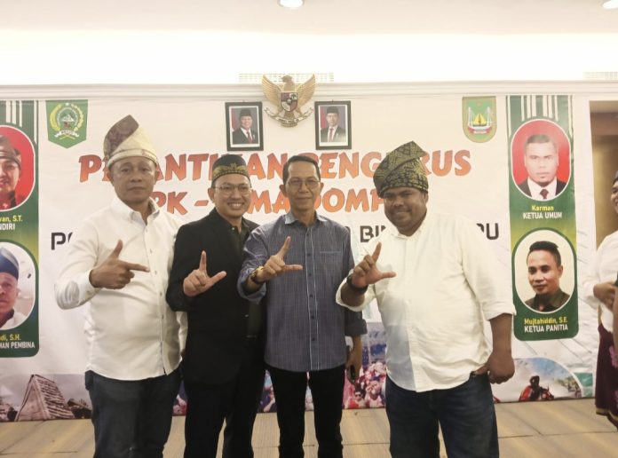 Masyarakat Kabupaten Bima dan Kabupaten Dompu yang tergabung dalam Persaudaraan Keluarga (PK) Bima- Dompu mendeklarasikan dukungan untuk pasangan Amsakar Achmad-Li Claudia Chandra (ASLI) pada Pilkada Kota Batam 2024. (Ist)