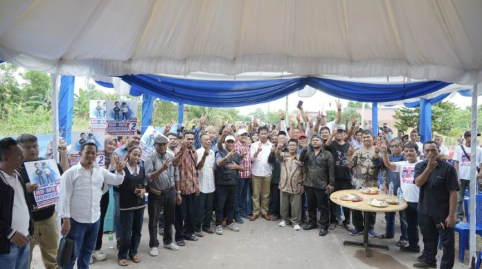 Orasi politik H Muhammad Rudi (HMR), calon Gubernur Kepulauan Riau (Kepri), sukses membuka minda masyarakat Kota Tanjungpinang yang menginginkan ekonomi Kepulauan Riau bangkit lebih maju, Rabu (20/11/2024). (Ist)