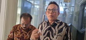 Wakil Ketua Bidang Akademik Asosiasi Pendidikan Tinggi Farmasi Indonesia (APT-FI) Prof. Apt. Junaidi Khotib, S.Si., M.Kes., Ph.D, mengatakan, Asosiasi Pendidikan Tinggi Farmasi Indonesia (APT-FI) tentu siap melakukan pendamping Uniba untuk upaya-upaya capaian akreditasi yang lebih unggul. (uly)