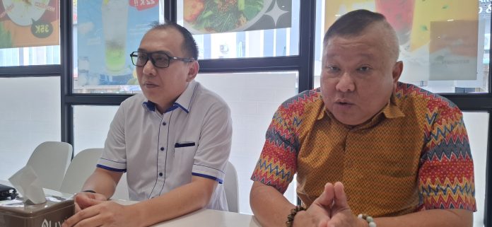 Ketua Umum Perkumpulan Tionghoa Karimun Batam (PTKB) priode 2022-2027, Lik Khai menyayangkan adanya aksi premanisme di Apartemen Formosa beberapa waktu yang lalu. (uly)