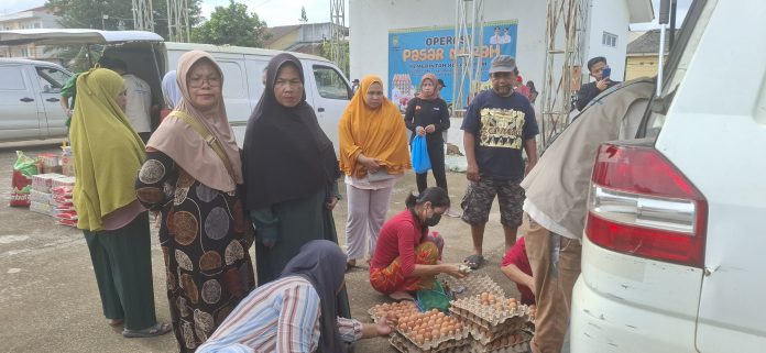Pemko Batam menggelar Operasi Pasar Murah menjelang perayaan Natal dan Tahun Baru (Nataru) selama dua hari. (uly)