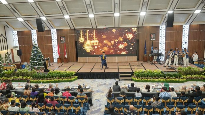 Keluarga Besar Karyawan/karyawati Kristiani BP Batam menggelar Perayaan Natal 2024 di Balairungsari, Batam Center, Sabtu, (7/12/2024) malam. (Humas BP Batam)