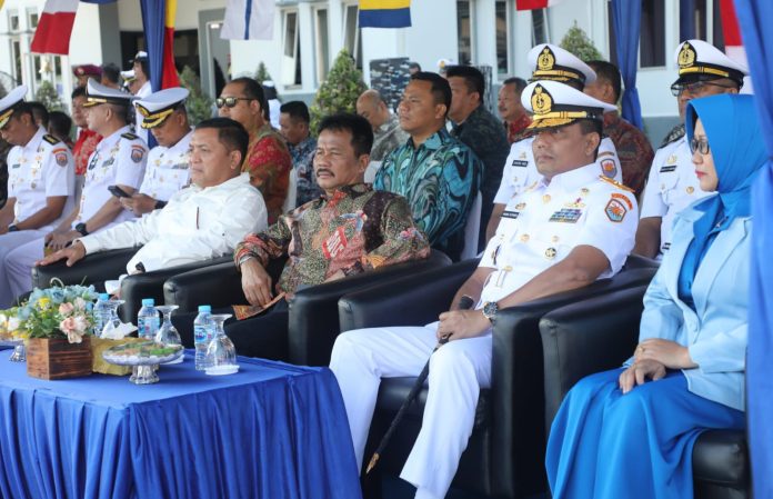 Wali Kota Batam, Muhammad Rudi, menghadiri langsung upacara Serah Terima Jabatan (Sertijab) Komandan Lantamal IV Batam, di Mako Lantamal IV, Tanjungsengkuang, Batuampar, Batam, Jumat (3/1/2025). (Diskominfo Kota Batam)