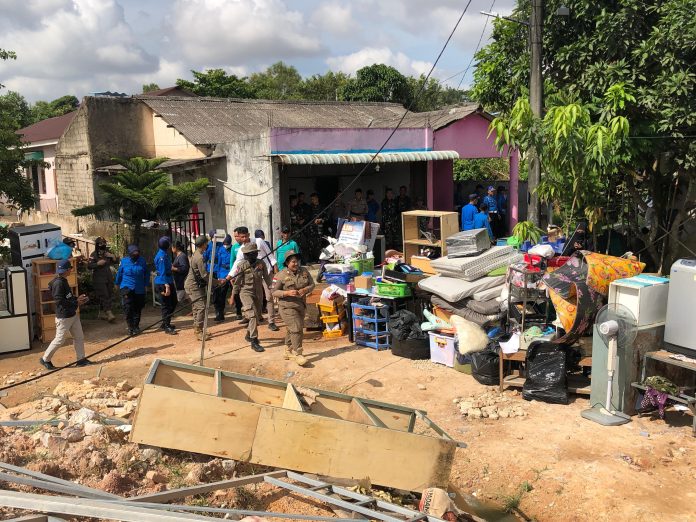 Penertiban bangunan di kawasan Tembesi Tower, Sagulung, Kota Batam, Provinsi Kepri akhirnya dilakukan pada Rabu (8/1/2025). (uly)