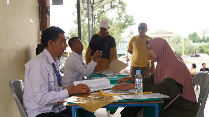 BP Batam Layanan Keliling (BLINK) mengunjungi warga Perumahan Muka Kuning Indah I pada pada Selasa, (21/1/2025). (Humas BP Batam)