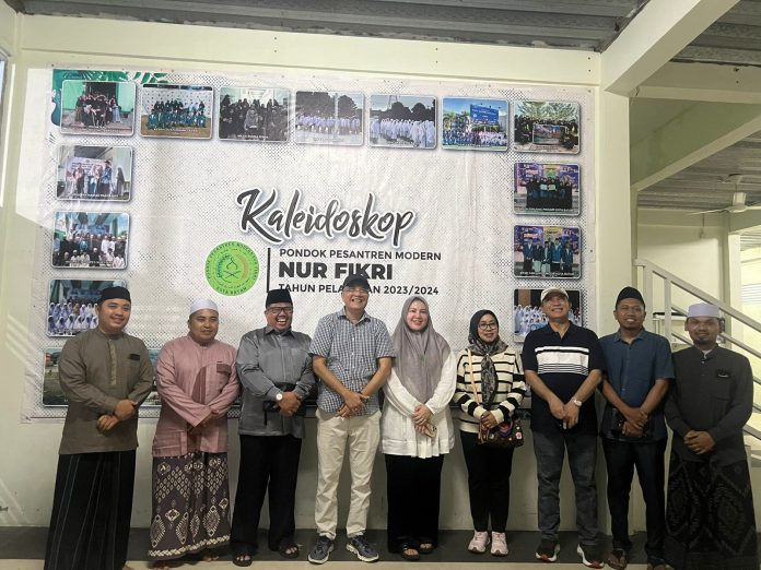 Ketua komisi VIII DPR RI, Marwan Dasopang dan Wakil Ketua Komisi IV DPRD Kota Batam, Surya Makmur Nasution berkunjung ke Pondok Pesantren Modern Nur Fikri Batam, Minggu (26/1/2025). (Istimewa)