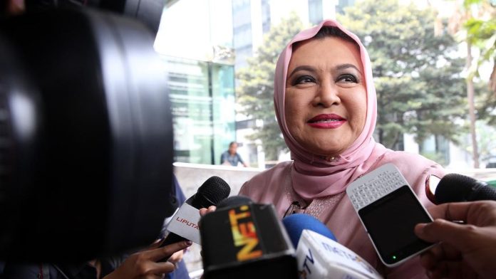 Penyanyi Lawas Emilia Contessa Meninggal Dunia