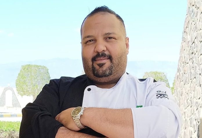 Wyndham Panbil Batam gandeng Chef dari Oman, Chef Malik menyajikan menu khas Timur Tengah dalam rangka merayakan Bulan Suci Ramadan. (Istimewa)