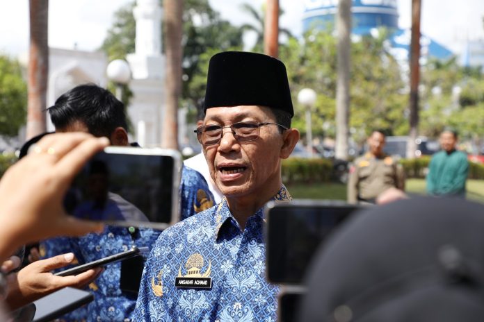 Pemko Batam melalui SE Nomor 8 Tahun 2025 mengimbau seluruh ASN tidak meminta, menerima, atau memberikan gratifikasi pada perayaan hari raya keagamaan atau hari besar lainnya. (Diskominfo Batam)