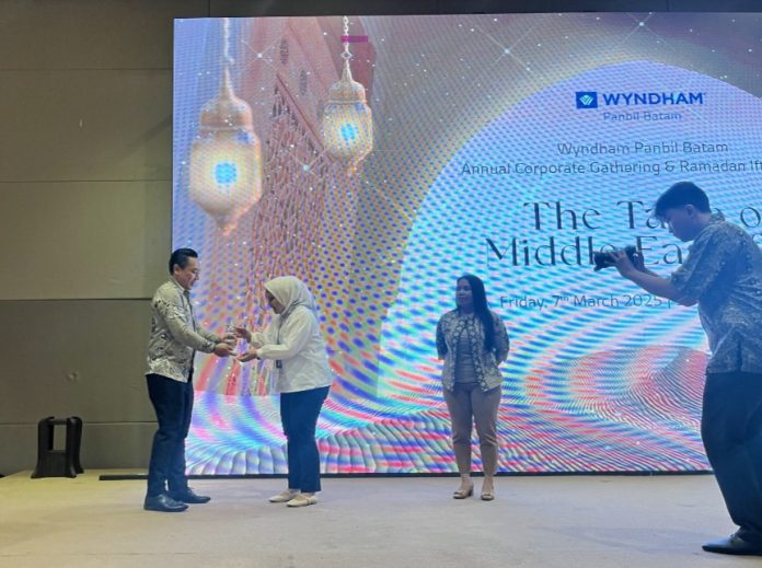 Wyndham Panbil Batam sukses menyelenggarakan acara Corporate Gathering tahunan bertajuk The Taste of Middle East Iftar pada Jumat (7/3/2025) di Sisoding Ballroom. (Istimewa)