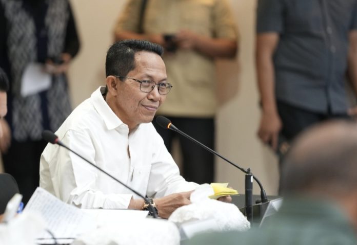 Kepala BP Batam, Amsakar Achmad mengatakan hingga triwulan III tahun 2025, realisasi investasi Batam mencapai Rp54,7 triliun, atau 91 persen dari target tahunan Rp60 triliun. (uly) Kepala BP Batam, Amsakar Achmad mengatakan hingga triwulan III tahun 2025, realisasi investasi Batam mencapai Rp54,7 triliun, atau 91 persen dari target tahunan Rp60 triliun. (uly)