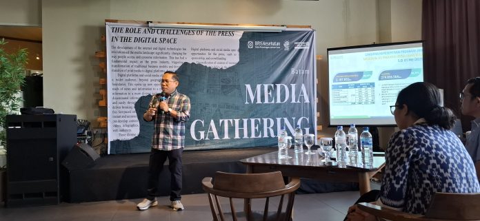 Deputi Direksi Wilayah II BPJS Kesehatan, Oktavianus Ramba mengatakan jumlah penduduk Provinsi Kepulauan Riau (Kepri) yang terdaftar sebagai peserta JKN mencapai 2,1 juta jiwa atau sebanyak 96,3 persen. (uly)