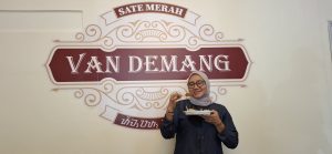 Pandawa + Hand resmi membuka outlet pertamanya untuk brand kuliner terbaru yakni Sate Merah Van Demang. (uly)