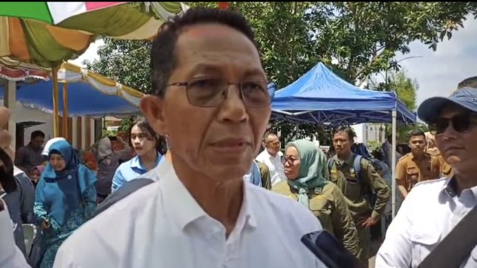 Wali Kota Batam, Amsakar Achmad mengatakan pihaknya akan memanggil Kepsek SMPN 28 Batam pasca perpisahan di hotel mewah. (uly)