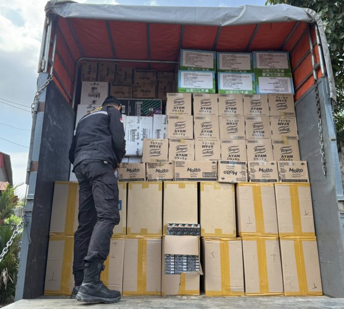 Bea Cukai dan TNI AL Gagalkan Penyelundupan Rokok Tanpa Cukai Senilai Rp5,3 Miliar di Pelabuhan Punggur. (Istimewa)