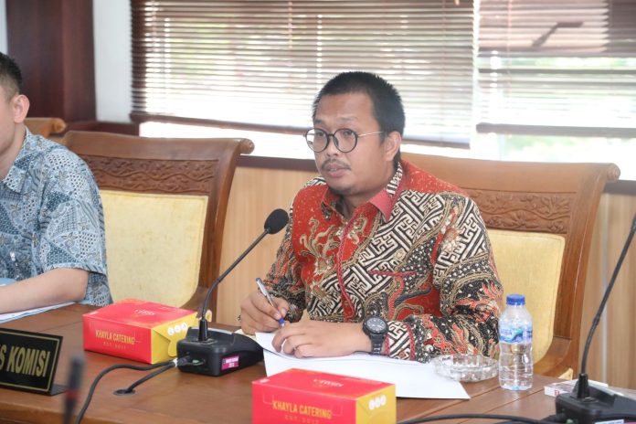 Sekretaris Komisi I DPRD Kota Batam, Anwar Anas mengimbau seluruh perusahaan di Kota Batam agar membayarkan THR tepat waktu sesuai ketentuan yang berlaku. (uly)