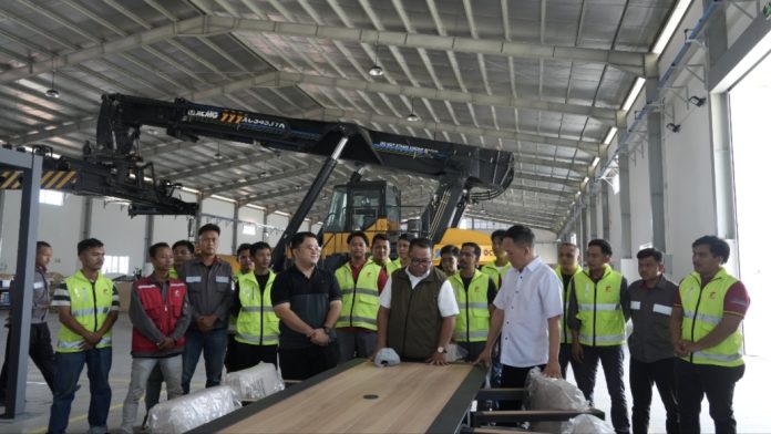Deputi Bidang Investasi dan Pengusahaan BP Batam, Fary Francis kunjungan kerja ke Kawasan Industri Tunas Prima, Kabil pada Senin (2/6/2025). (Humas BP Batam)