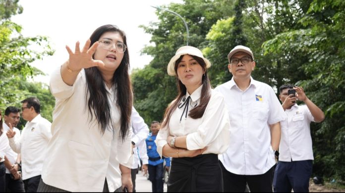 Jaringan pipa air bersih berukuran 500 mm di kawasan Hotel Vista mengalami kebocoran akibat adanya pergeseran tanah. (Humas BP Batam)