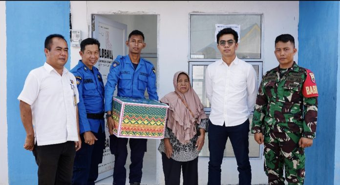 BP Batam kembali memfasilitasi pergeseran warga Rempang sebanyak enam KK. Total jumlah yang telah menghuni rumah baru mencapai 123 KK. (Humas BP Batam)