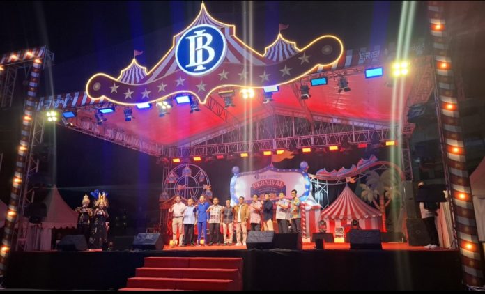 Pembukaan Cernival (Creative and Innovative Riau Island Carnival) 2025 di Harbor Bay Downtown, Kota Batam, Provinsi Kepri, Jumat (25/7/2025). (uly)
