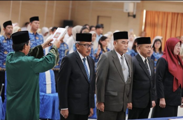 Wali Kota Batam, Amsakar Achmad menegaskan bahwa rotasi, mutasi, promosi, bahkan demosi merupakan hal wajar dalam birokrasi pemerintahan. (Istimewa)
