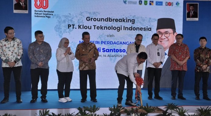 Menteri Perdagangan RI, Budi Santoso meresmikan PT Clou Teknolologi Indonesia di Kawasan Tunas Industri, Kabil, Batam, Kamis (14/8/2025). (uly)