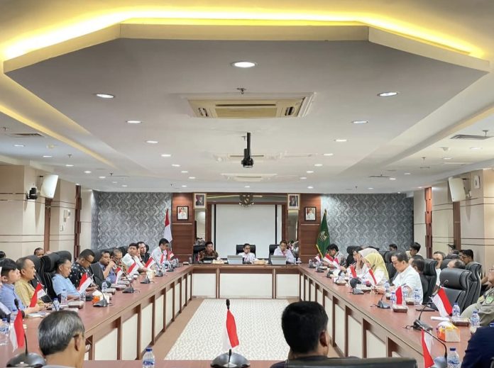 Sosialisasi Perwako Batam Nomor 38 Tahun 2025 tentang Penyelenggaraan Reklame dan Pajak Reklame, di Kantor Wali Kota Batam, Rabu (27/8/2025). (Diskominfo Batam)