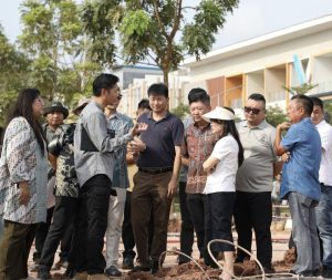 Peninjauan lapangan ini dipimpin langsung oleh Wakil Kepala BP Batam, Li Claudia Chandra. (Humas BP Batam)
