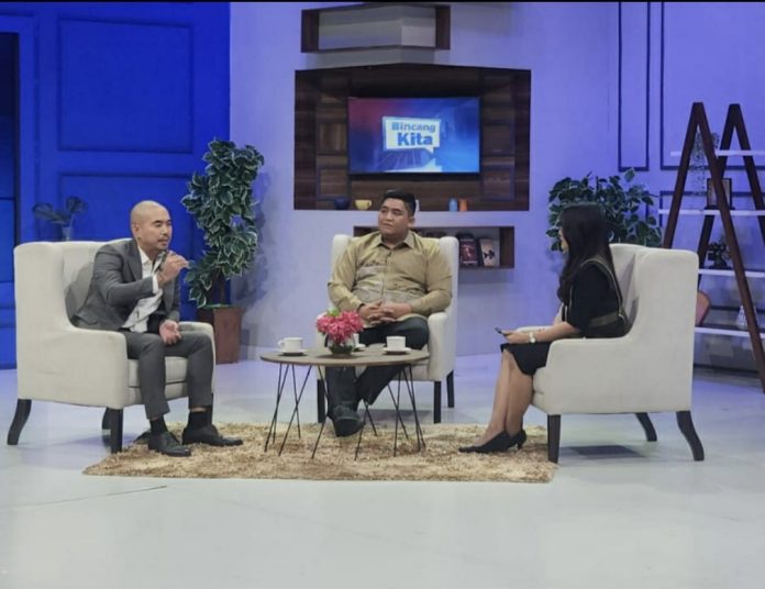 Pengelola Kawasan Ekonomi Khusus (KEK) Galang Batang, George Santos, saat menjadi bintang tamu bersama Bupati Bintan, Roby Kuniawan dalam program Bincang Kita Kompas TV yang dipandu oleh Egiet Hapsari di Studio Gold Kompas TV, Jakarta, Rabu (27/8/2025). (Istimewa)
