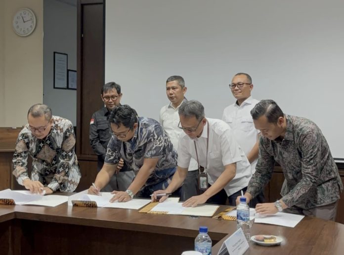 PT BIB tandatangani Pakta Integritas sebagai bagian dari Pendampingan Pengamanan Pembangunan Prioritas untuk proyek Pengembangan Bandara Internasional Hang Nadim Batam. (Istimewa)