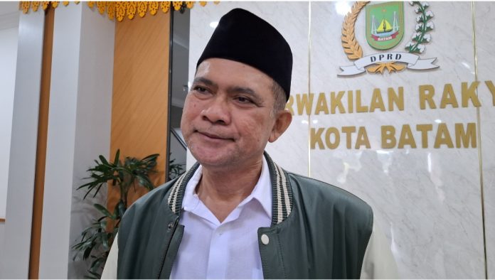 Wakil Ketua Komisi IV DPRD Kota Batam, Surya Makmur Nasution meminta Dinas Tenaga Kerja (Disnaker) Kota Batam untuk lebih maksimal dalam pengawasan penerapan keselamatan dan kesehatan kerja (K3) di perusahaan. (uly)