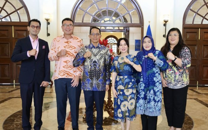Kepala BP Batam, Amsakar Achmad menekankan eratnya hubungan Batam dan Singapura semakin mendorong peluang investasi dan ekonomi bagi keduanya. (Humas BP Batam)