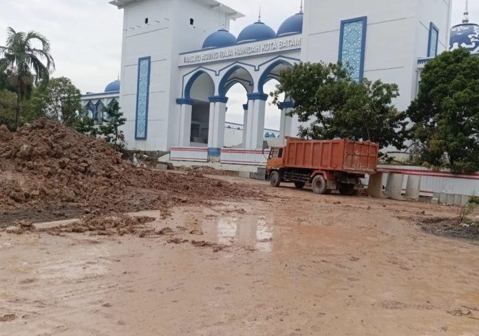BP Batam melakukan peningkatan Jalan Engku Hang Tua, atau yang lebih dikenal masyarakat sebagai Jalan Islamic Centre. (uly)