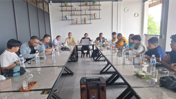 Ketua Forum Masyarakat Peduli Batam Maju (FMPBM), Osman Hasyim menyoroti penerapan PP/25 tanpa sinkronisasi dengan UU, maka perizinan yang dikeluarkan bisa dianggap invalid. (uly)