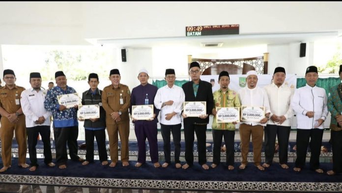 Wali Kota Batam, Amsakar Achmad mengajak tokoh agama memperkuat sinergi dalam mewujudkan nilai-nilai Bandar Madani di tengah masyarakat. (Diskominfo Kota Batam)