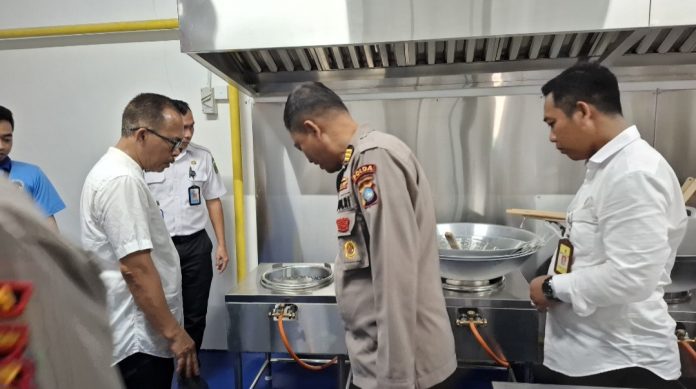 Kadisdik Batam, Hendri Arulan menegaskan pentingnya menjaga kualitas dan keamanan makanan dalam program MBG di seluruh wilayah Kota Batam. (uly)