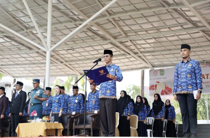 Ratusan peserta dari unsur masyarakat, pelajar, mahasiswa, dan aparatur pemerintah mengikuti Upacara Peringatan Hari Sumpah Pemuda ke-97 tingkat Kota Batam. (Diskominfo Batam) Ratusan peserta dari unsur masyarakat, pelajar, mahasiswa, dan aparatur pemerintah mengikuti Upacara Peringatan Hari Sumpah Pemuda ke-97 tingkat Kota Batam. (Diskominfo Batam)