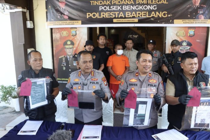 Polisi menangkap RA (43), warga Kabil, Kecamatan Nongsa, Batam diduga terlibat dalam jaringan penyaluran PMI ilegal ke Kamboja. (Istimewa)