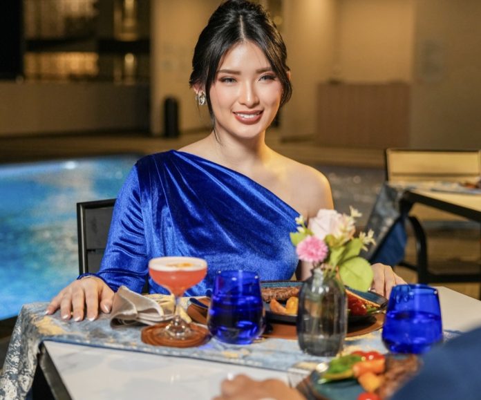 Harris Hotel & Suites Nagoya hadirkan program terbarunya. Yani, Charcoal & Chill, sebuah BBQ Dinner All You Can Eat yang disajikan di area kolam renang luar ruangan dengan pemandangan urban khas Batam. (Istimewa)