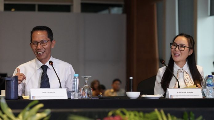 BP Batam bersama Dewas gelar rapat koordinasi membahas agenda strategis dalam memperkuat tata kelola, akselerasi kinerja, serta arah kebijakan ekonomi ke depan, Jumat (31/10/2025). (Humas BP Batam)