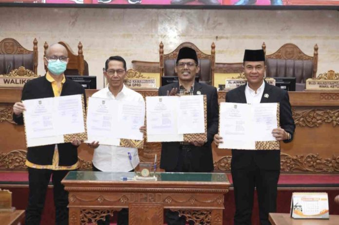 DPRD Kota Batam mengesahkan Peraturan Daerah (Perda) tentang APBD Kota Batam Tahun Anggaran 2026 dengan nilai sebesar Rp 4,299 triliun (Setwan DPRD Batam)
